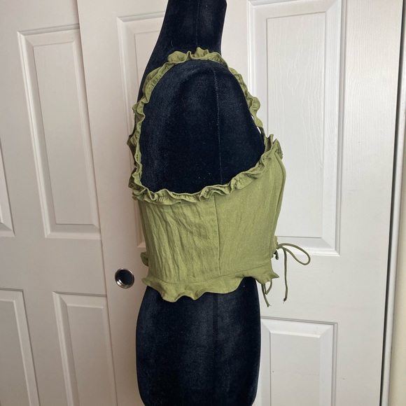 Lace-up Front Ruffled Crop Top - Picture 2 of 3